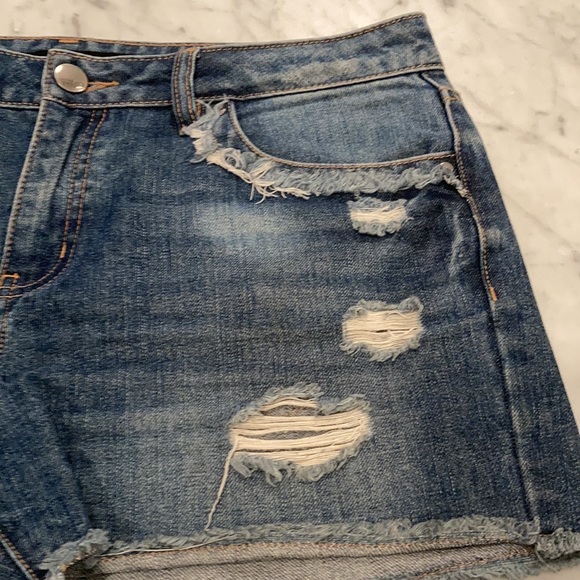 HARPER Jean shorts - Picture 3 of 6